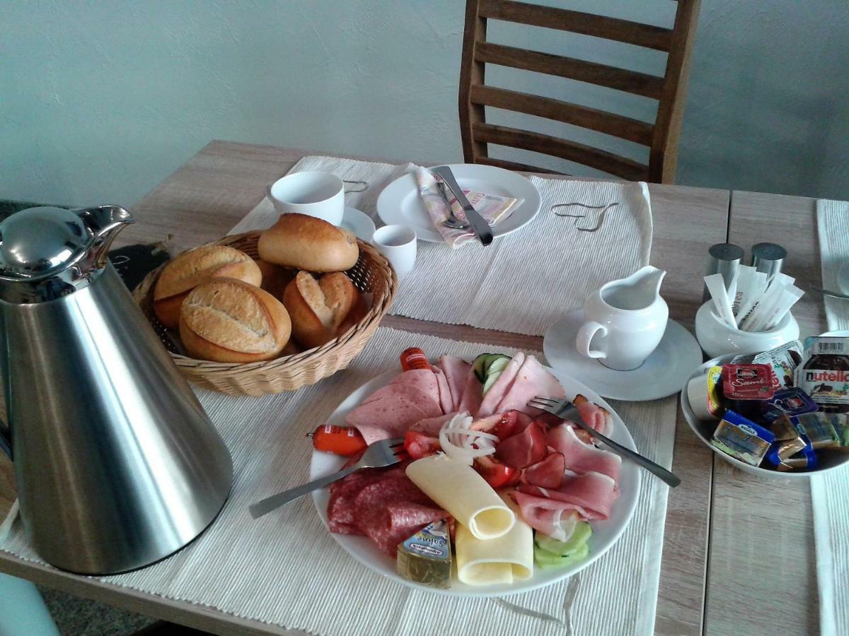 Gaestehaus Am Hochsimmer Ettringen  Екстериор снимка
