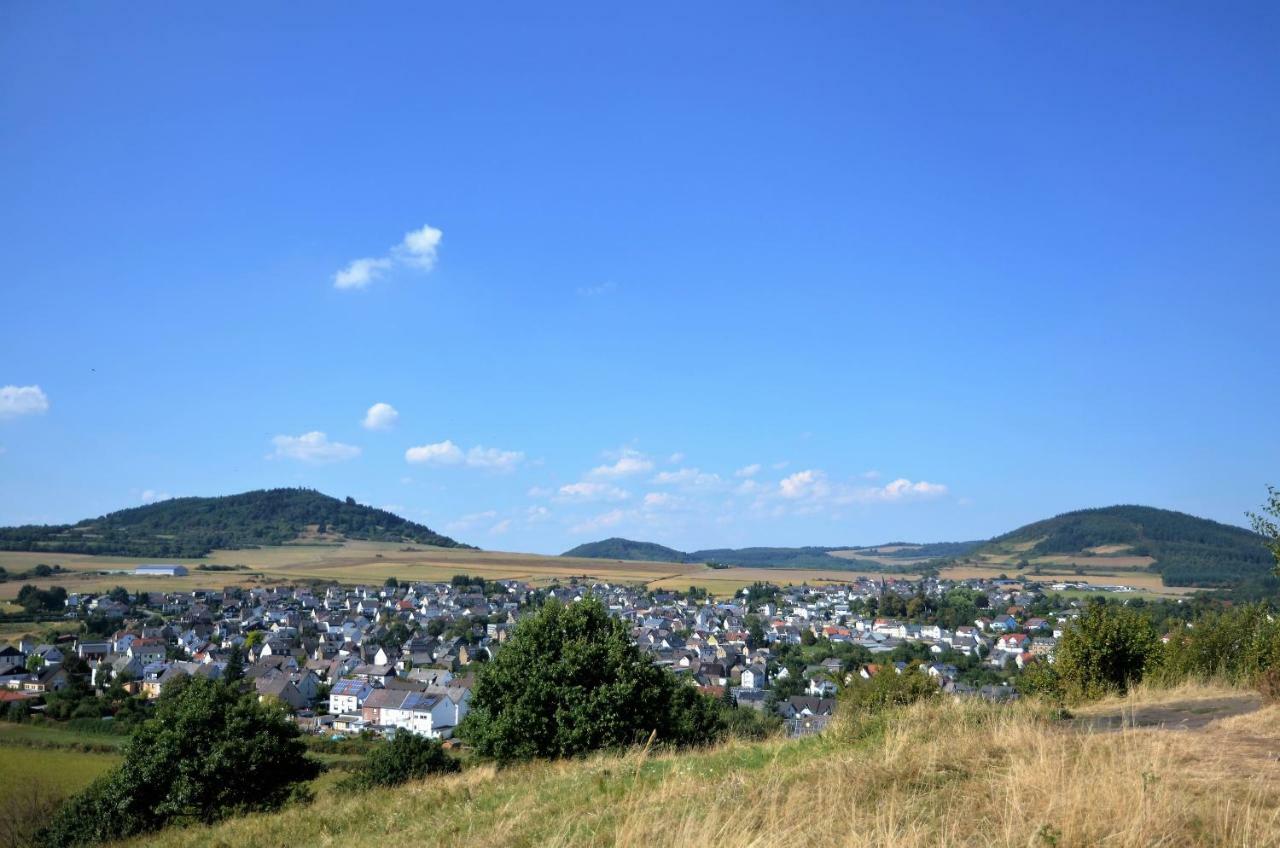 Gaestehaus Am Hochsimmer Ettringen  Екстериор снимка