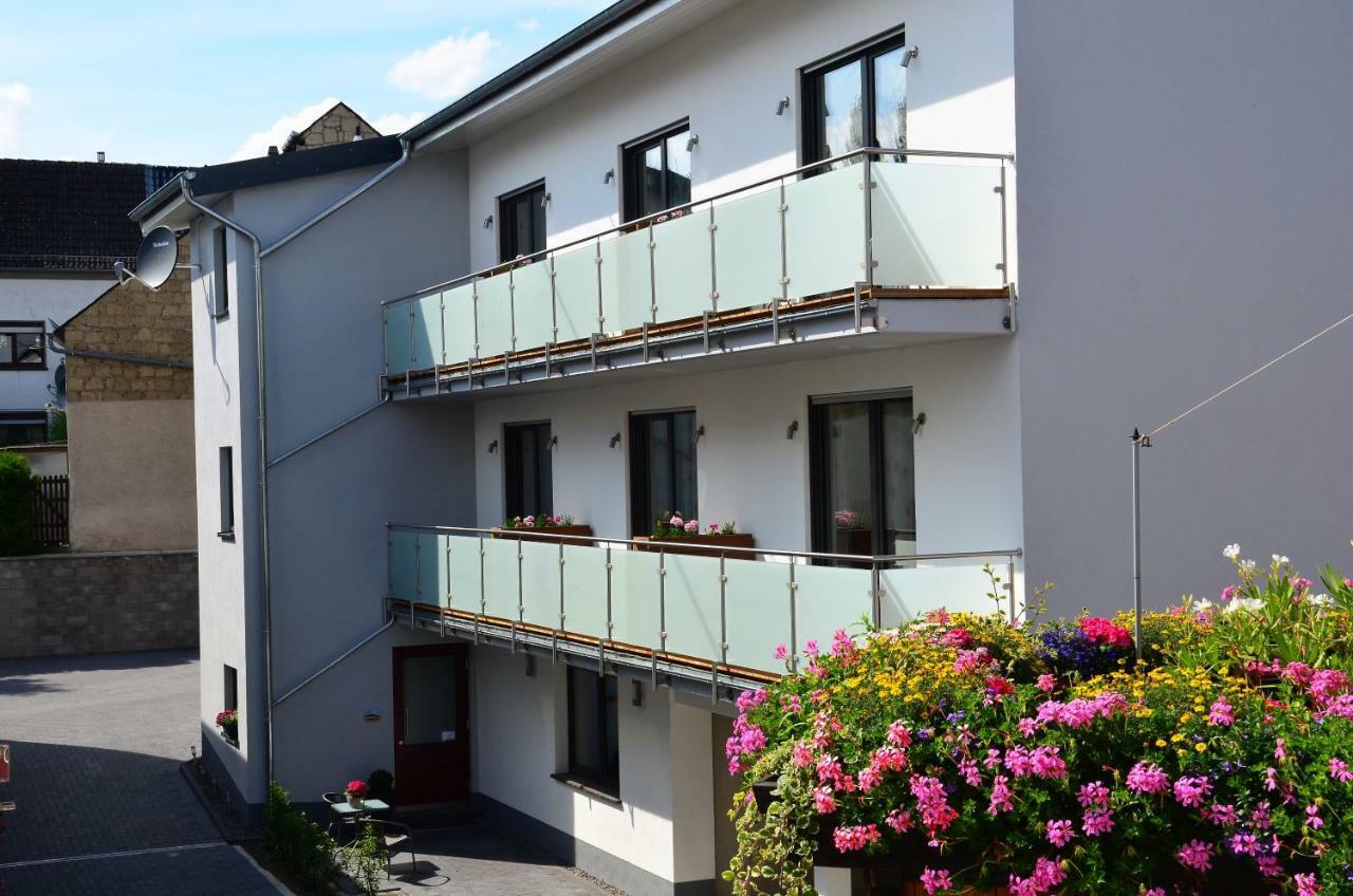 Gaestehaus Am Hochsimmer Ettringen  Екстериор снимка