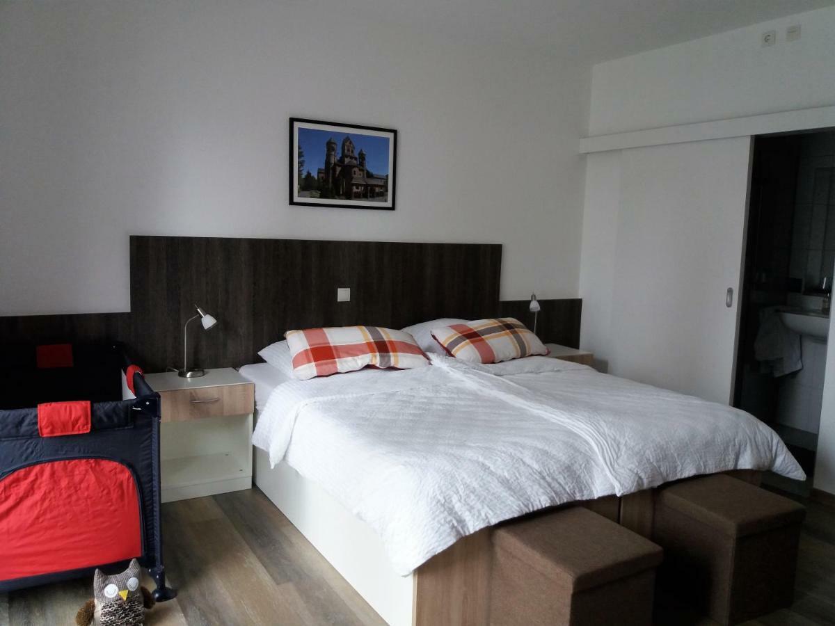 Gaestehaus Am Hochsimmer Ettringen  Екстериор снимка